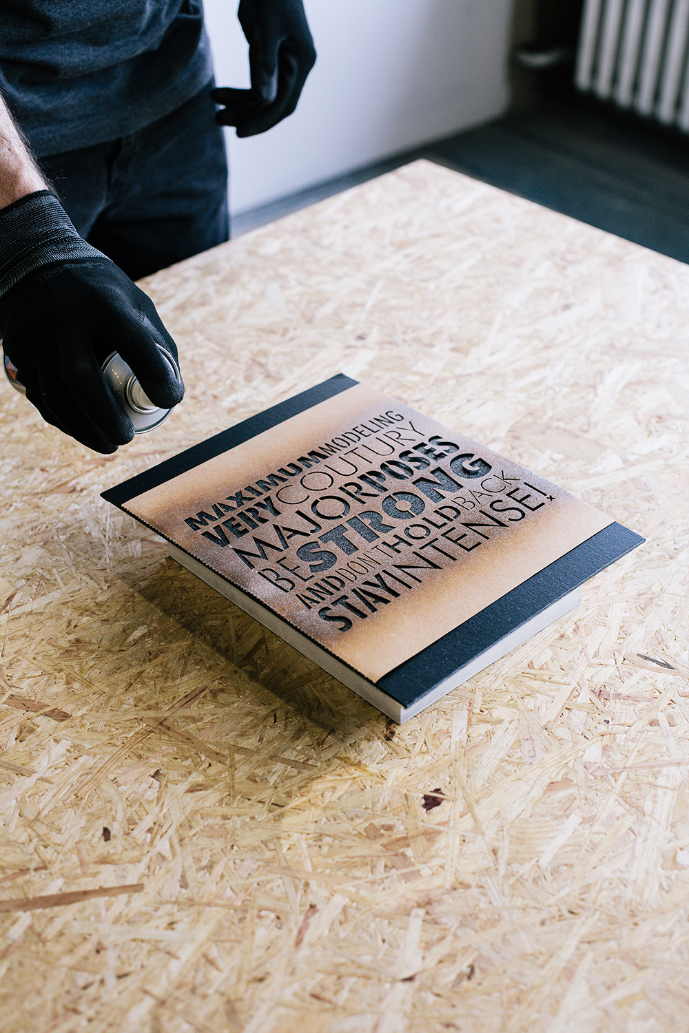 MO_GLITTER_-02 Montana GLITTER 400ml