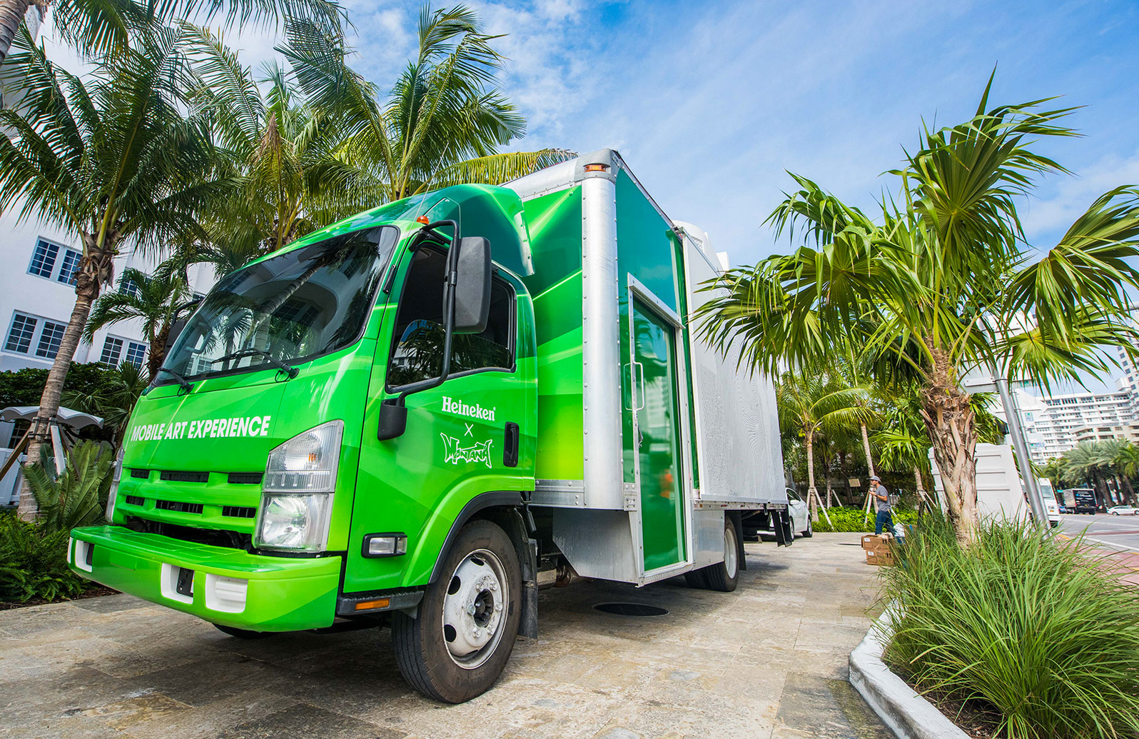 heinekenxmontana-truck-small Montana Cans X Heineken