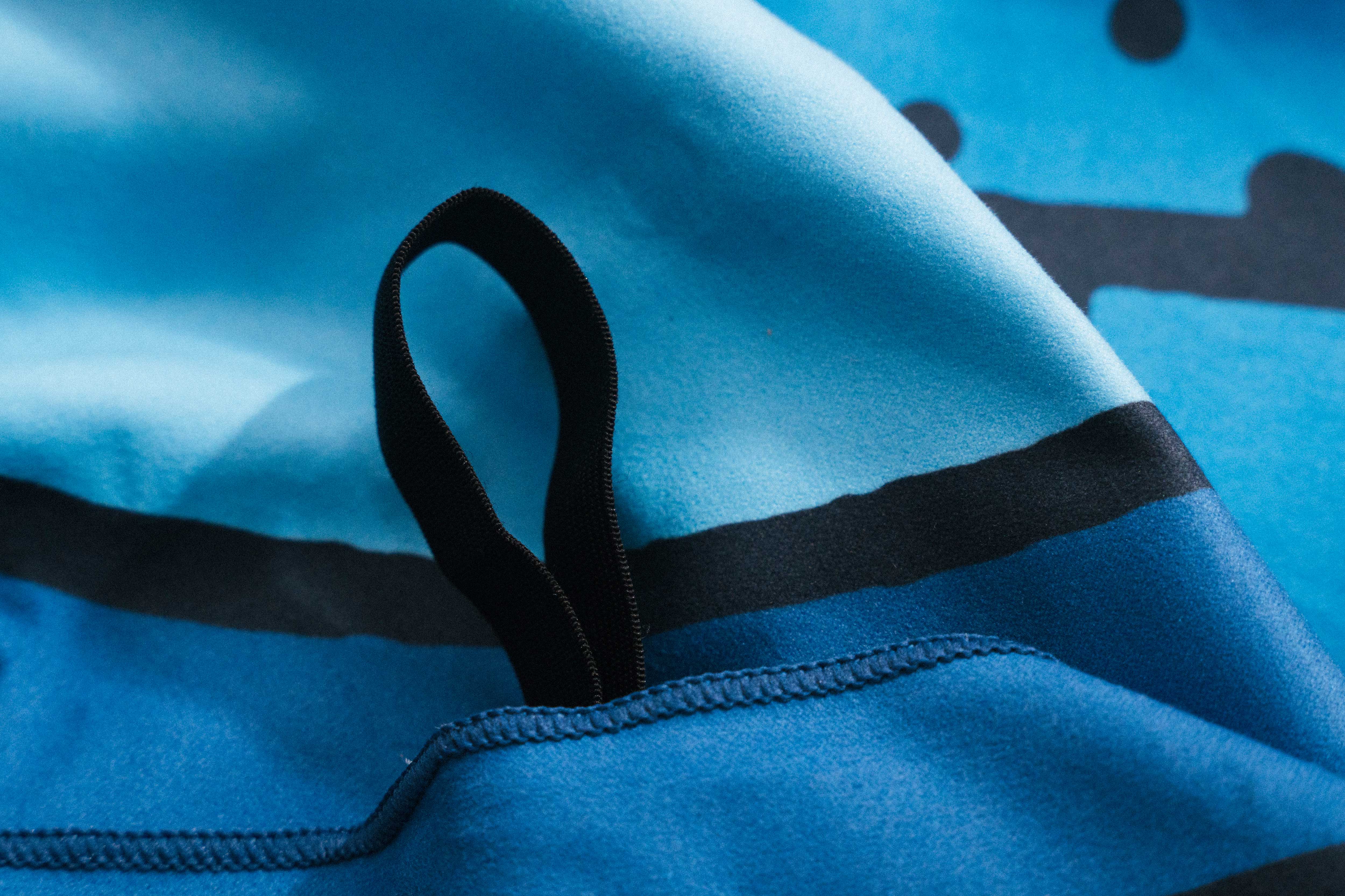 Montana Packable Microfibre Beach Towel – Spray Foot