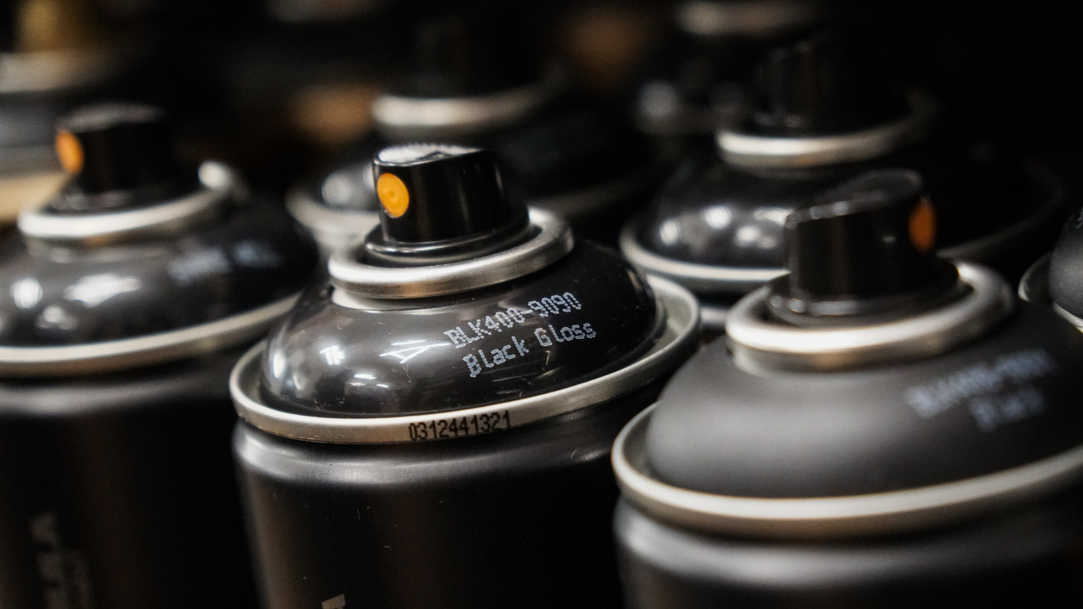 Montana BLACK - BLK 9090 Black Glossy Montana BLACK - BLK 9090 Black Glossy