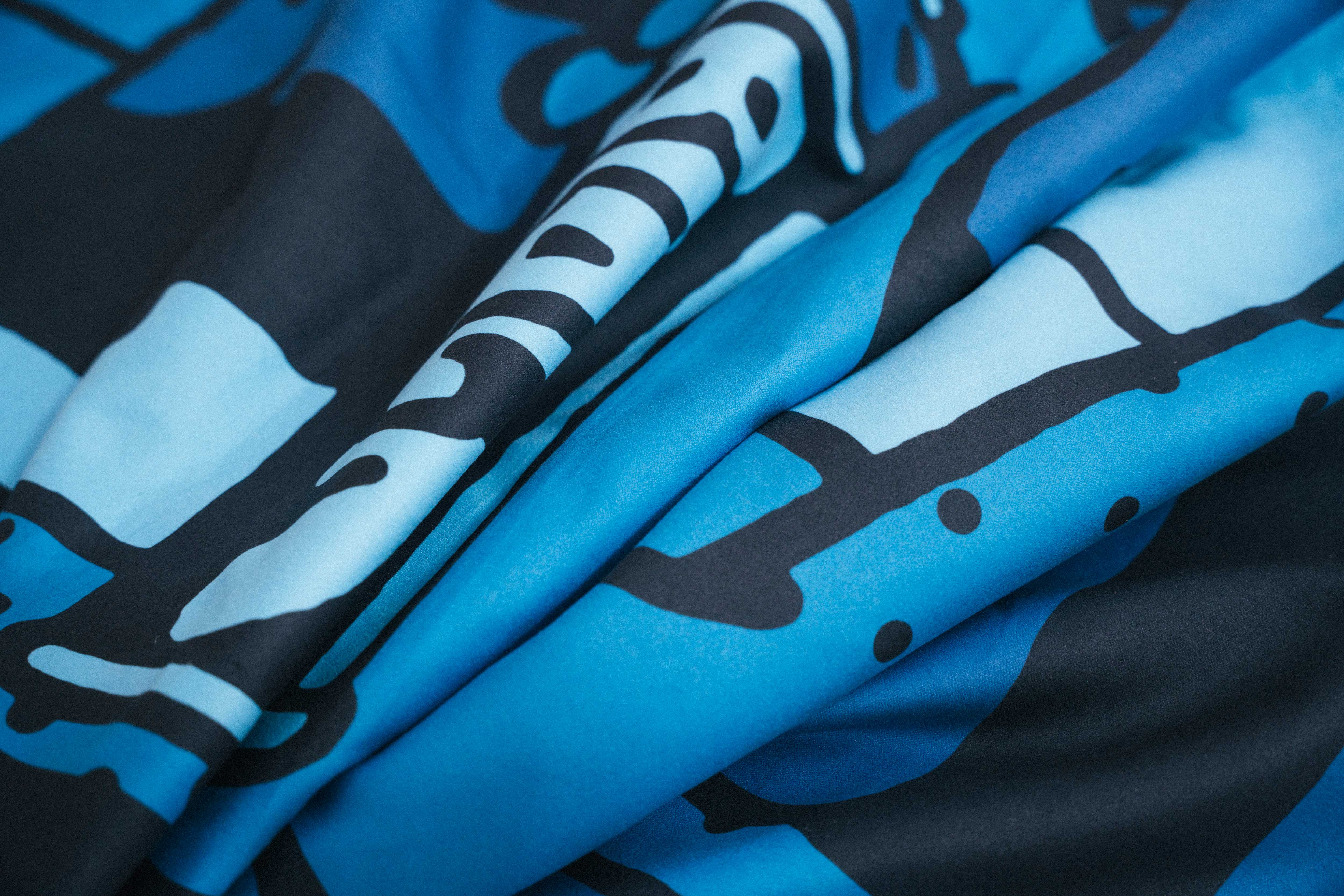 Montana Packable Microfibre Beach Towel – Spray Foot Montana Packable Microfibre Beach Towel – Spray Foot