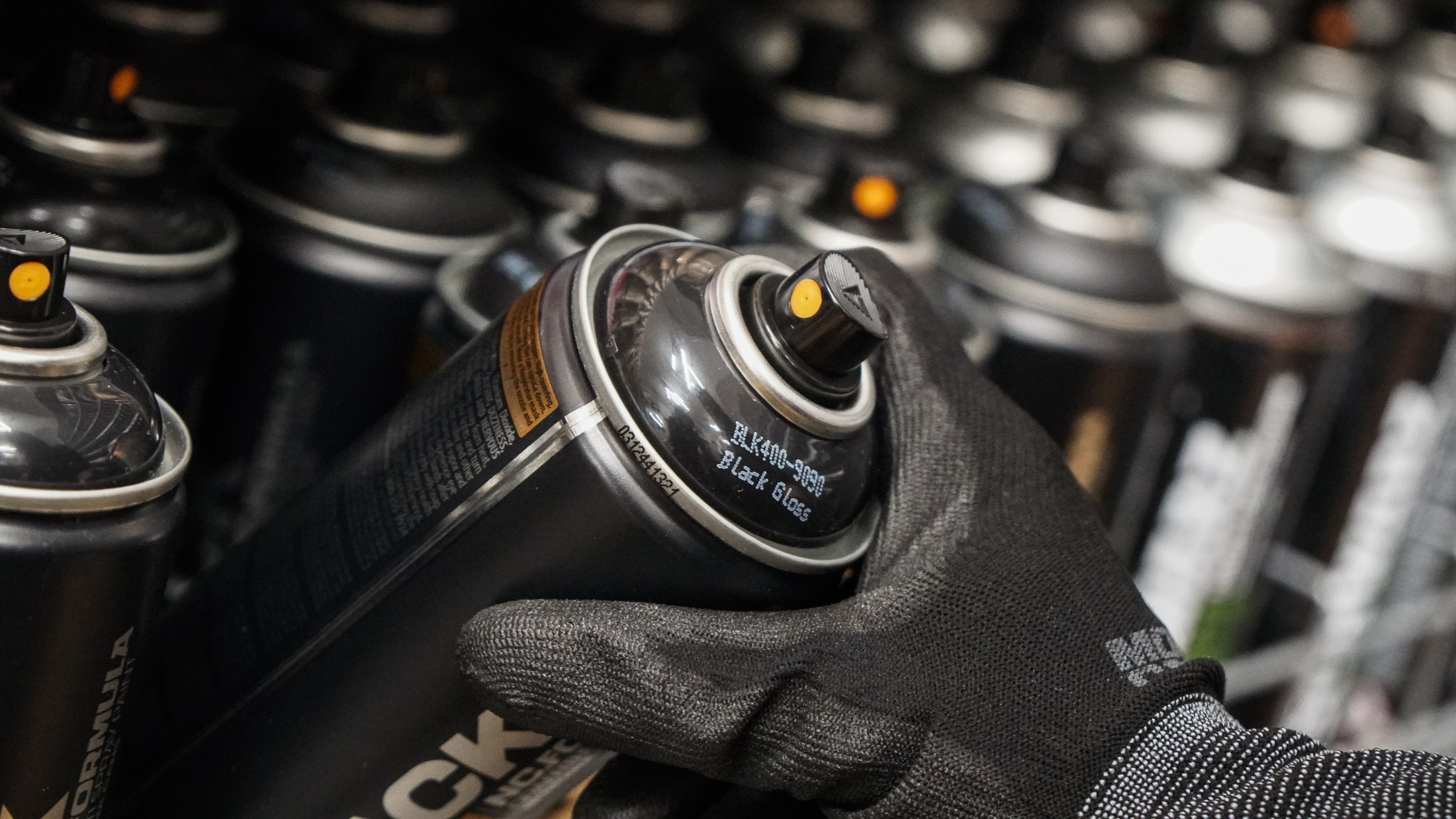 Montana BLACK - BLK 9090 Black Glossy Montana BLACK - BLK 9090 Black Glossy