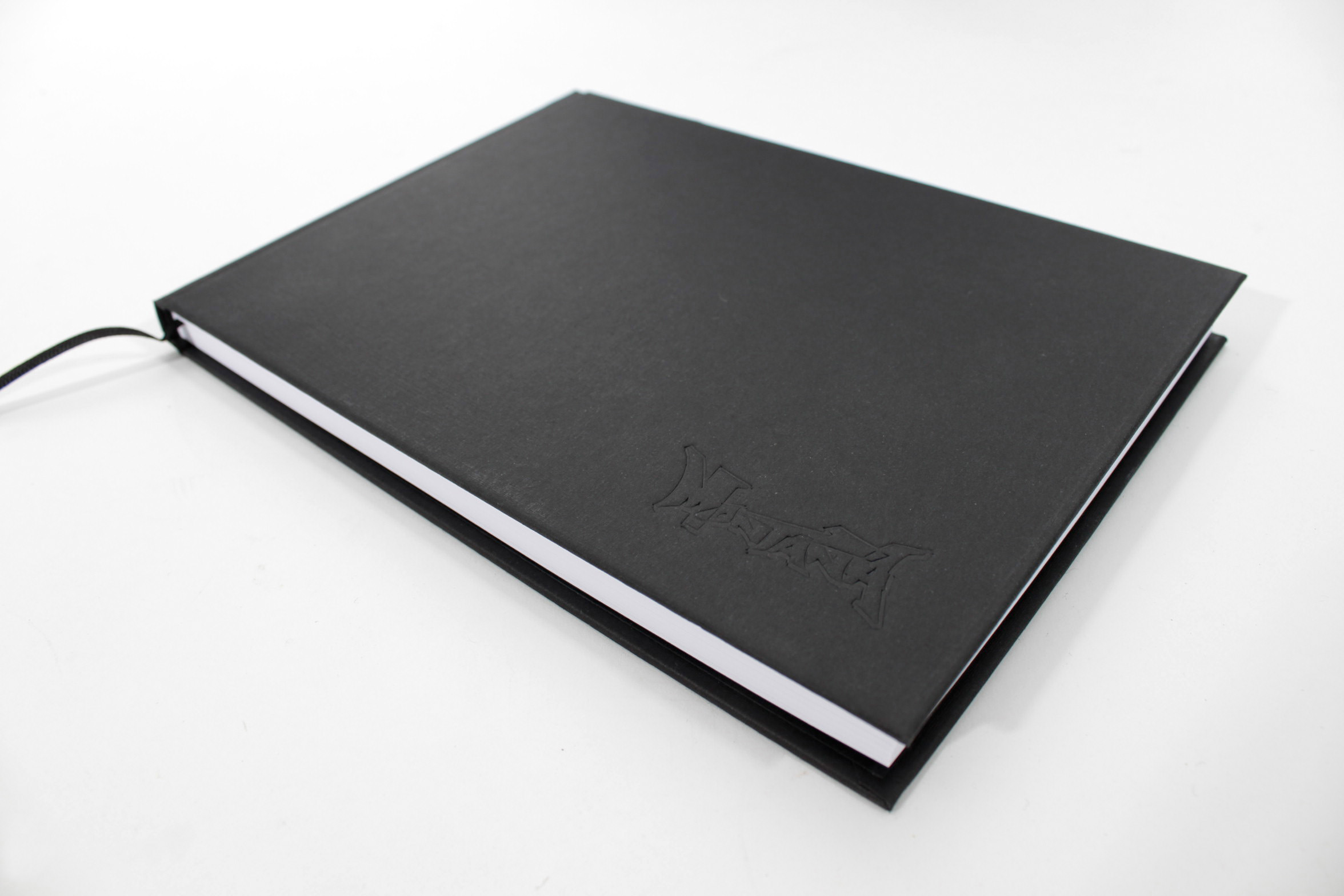 BOOK_MON_31X22_HOCH_Detail-01 Montana Blackbook A4