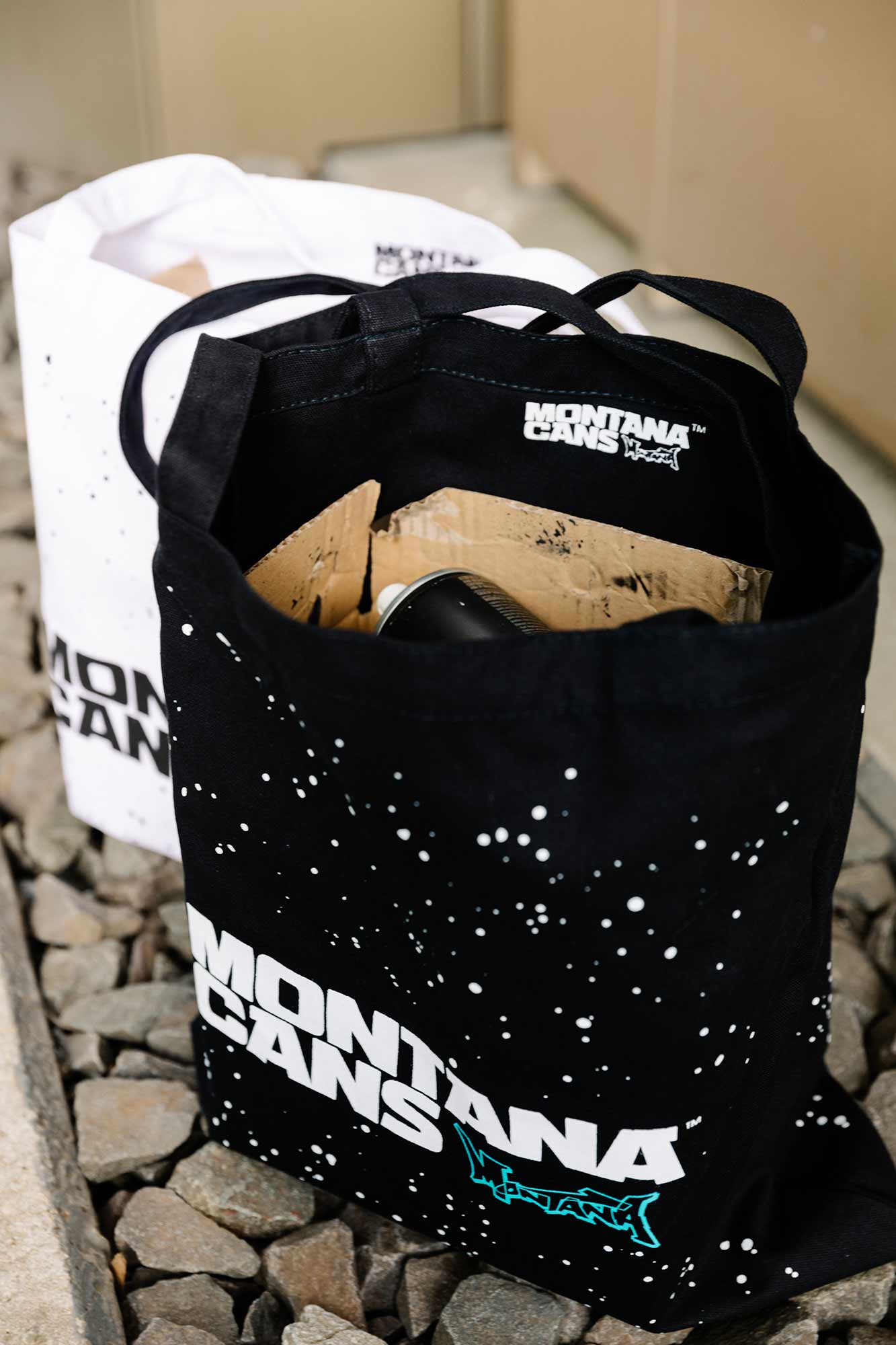 Montana Typo-Logo+Stars Cotton Bag - Black Montana Typo-Logo+Stars Cotton Bag - Black