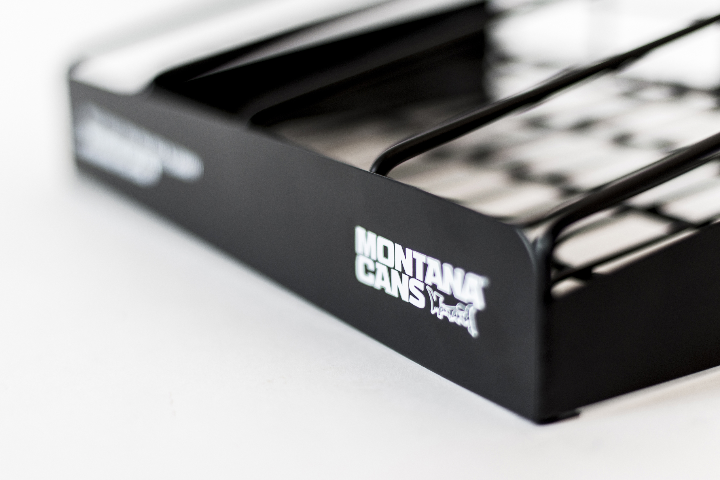 MONTANA-CAN-TRAY-12ER-DETAILS-04 Montana Display Metal Tray 12er